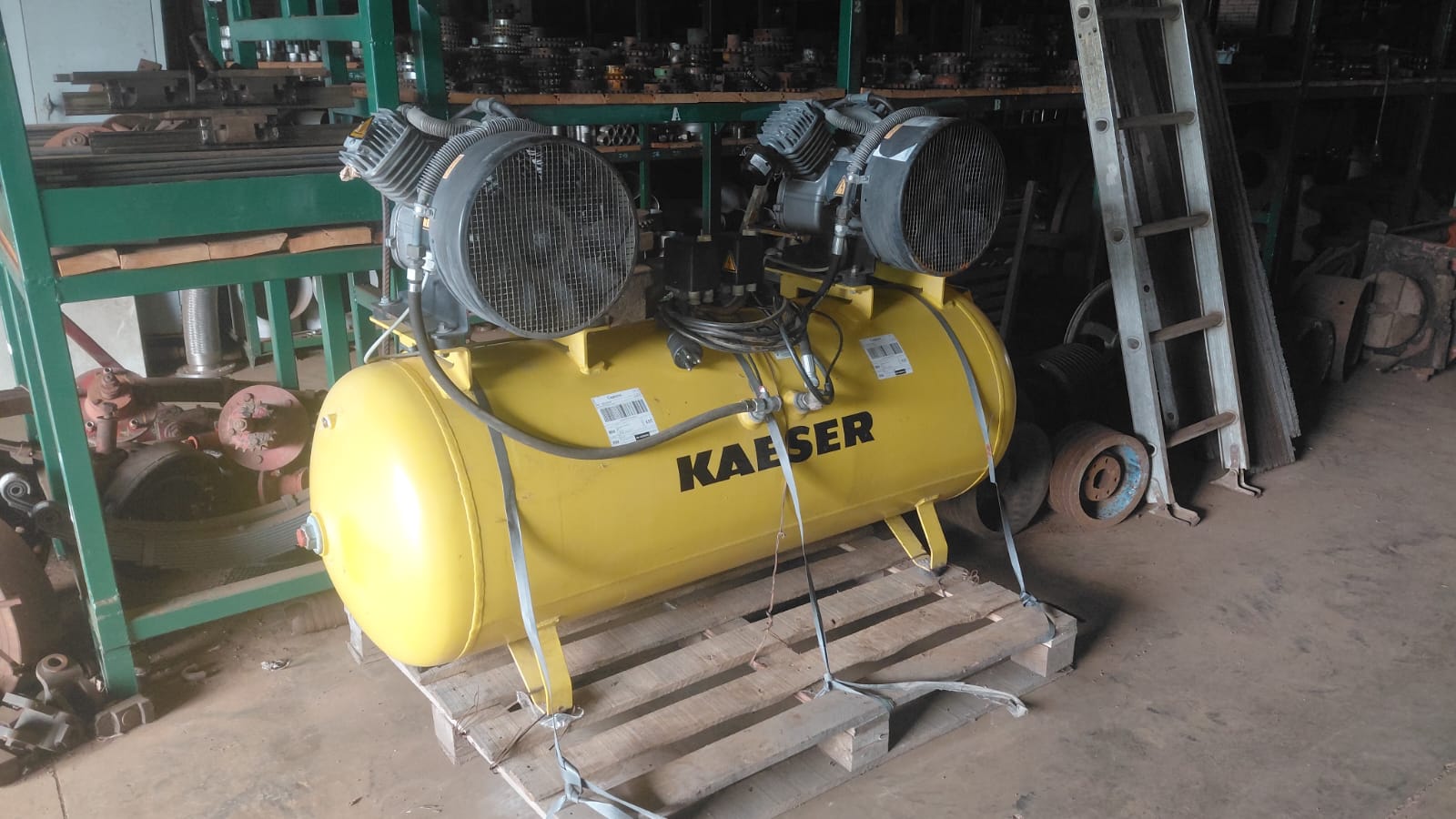 Compresor Kaeser KC 400 + Tanque de Aire 350 L – 2,40 kW – 10 bar - Imagen 2